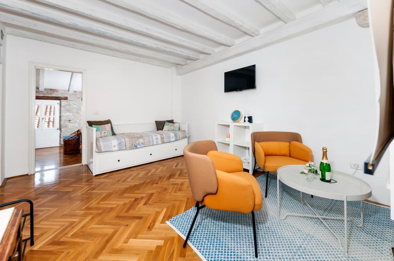Apartment Happy House Bregovita By Irundo